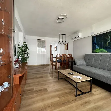 Adriatico Hospitalet Салоу